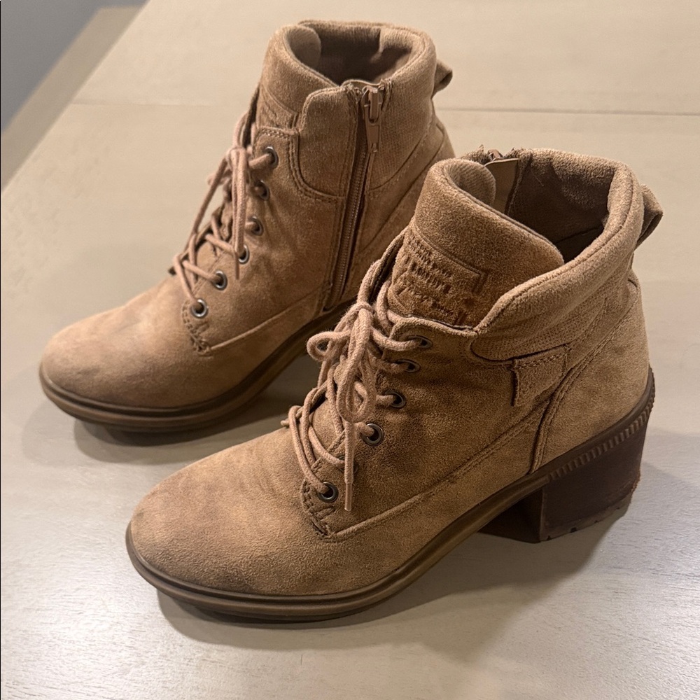 Crown Vintage Brown Lace Up Boots